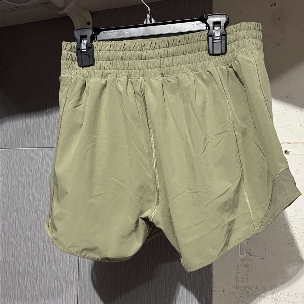 Lululemon Athletica HOTTY Hot High-Rise Shorts - Picture 7 of 8